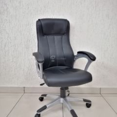 Кресло Barneo K-148 для руководителя (черная экокожа) в Нижнекамске - nizhnekamsk.mebel24.online | фото