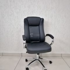 Кресло Barneo K-45 для руководителя (черная экокожа) в Нижнекамске - nizhnekamsk.mebel24.online | фото